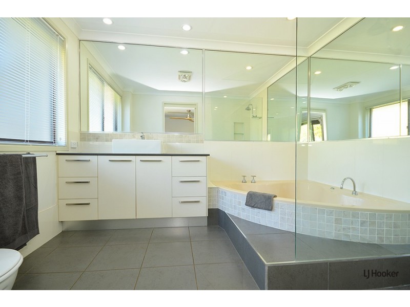 5 Widgee Avenue, Banora Point NSW 2486