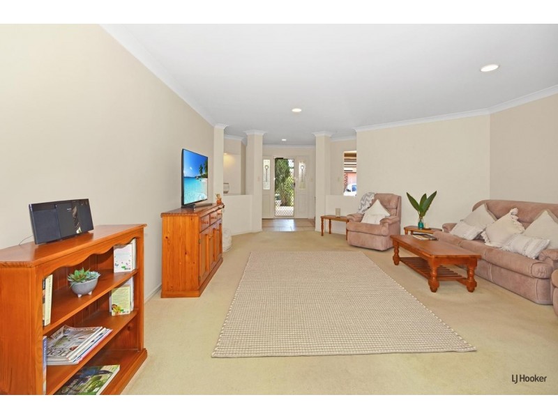 22 Kentia Crescent, Banora Point NSW 2486