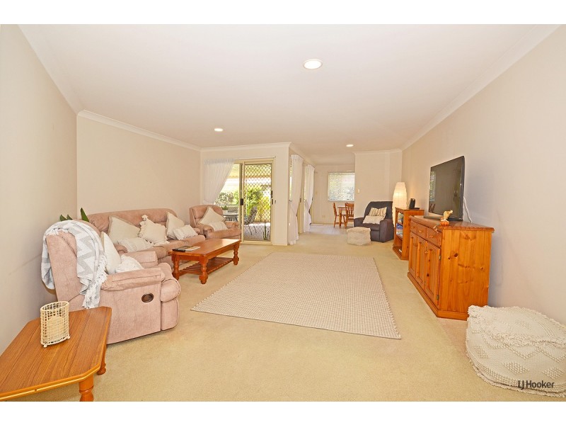 22 Kentia Crescent, Banora Point NSW 2486