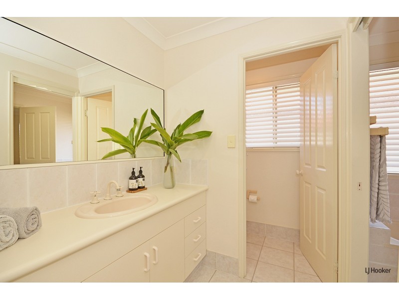 22 Kentia Crescent, Banora Point NSW 2486