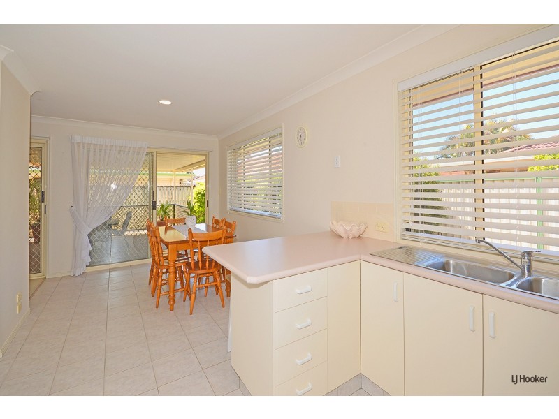 22 Kentia Crescent, Banora Point NSW 2486