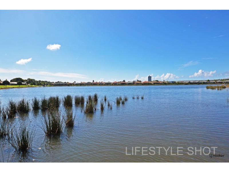 22 Kentia Crescent, Banora Point NSW 2486