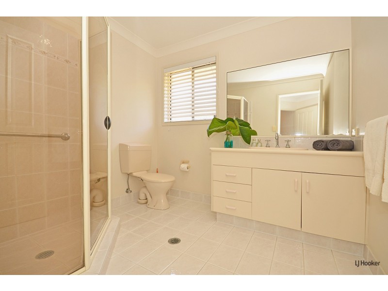22 Kentia Crescent, Banora Point NSW 2486