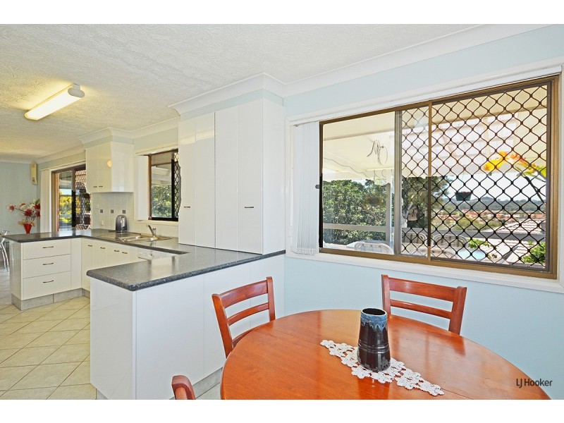 42 Oakland Parade, Banora Point NSW 2486