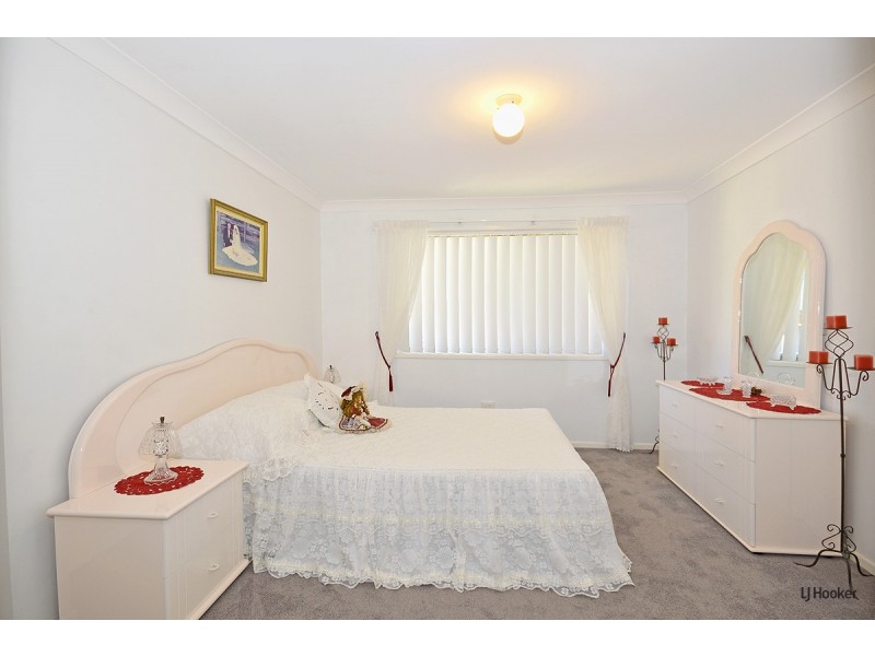 42 Oakland Parade, Banora Point NSW 2486