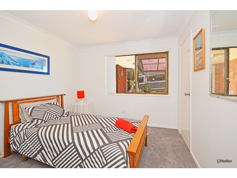 42 Oakland Parade, Banora Point NSW 2486