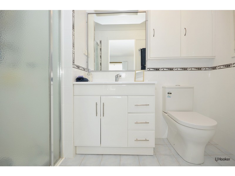 42 Oakland Parade, Banora Point NSW 2486