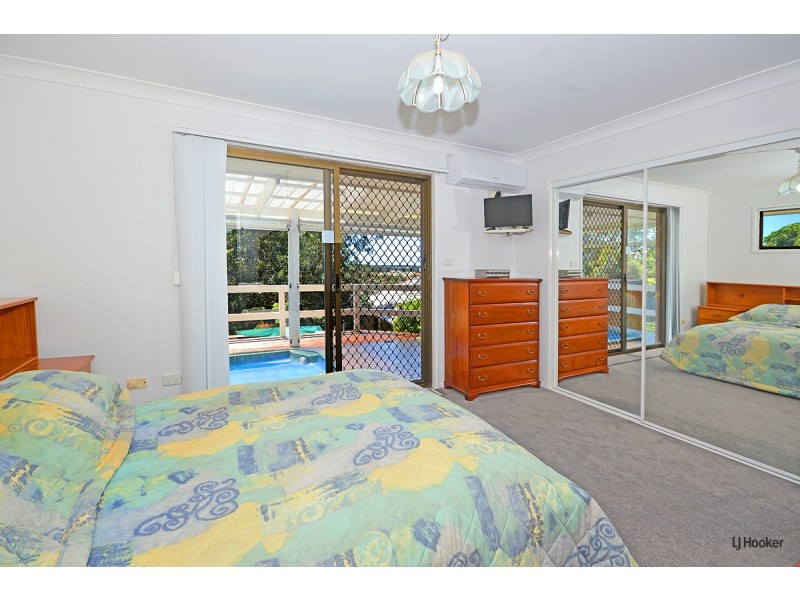 42 Oakland Parade, Banora Point NSW 2486