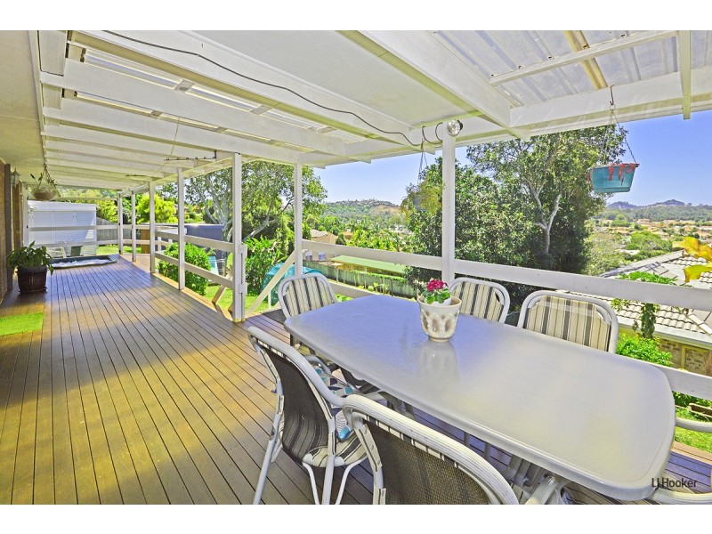 42 Oakland Parade, Banora Point NSW 2486