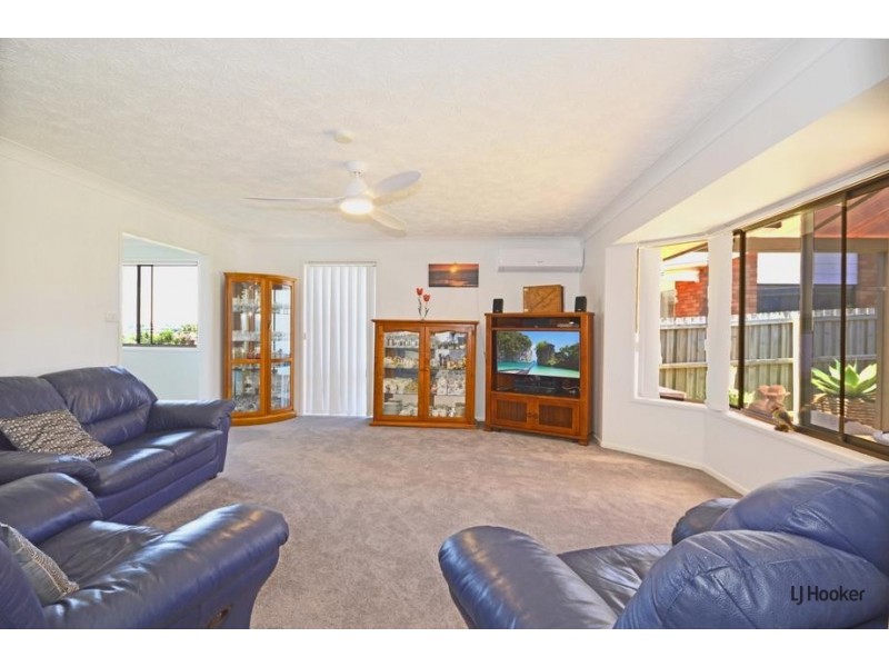 42 Oakland Parade, Banora Point NSW 2486