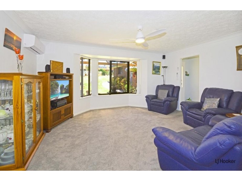 42 Oakland Parade, Banora Point NSW 2486