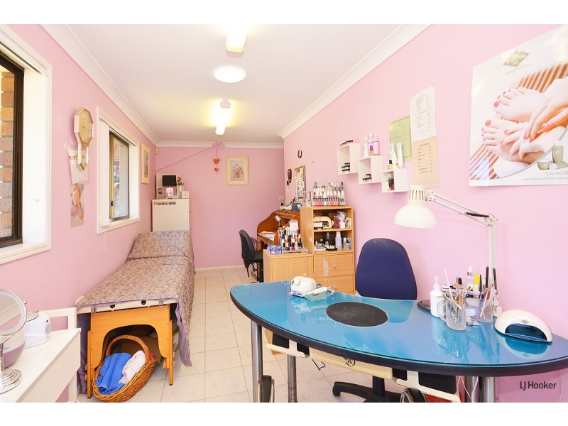 42 Oakland Parade, Banora Point NSW 2486