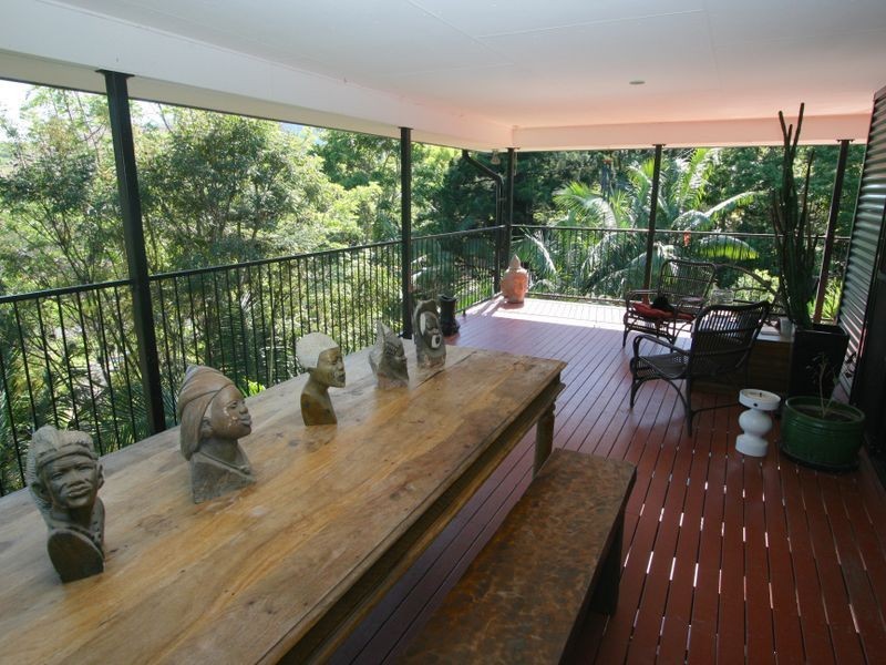 6 Smiths Creek Road, Uki NSW 2484