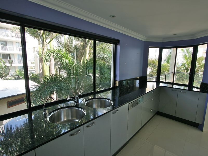 21 Petrie Terrace, Rainbow Bay QLD 4225