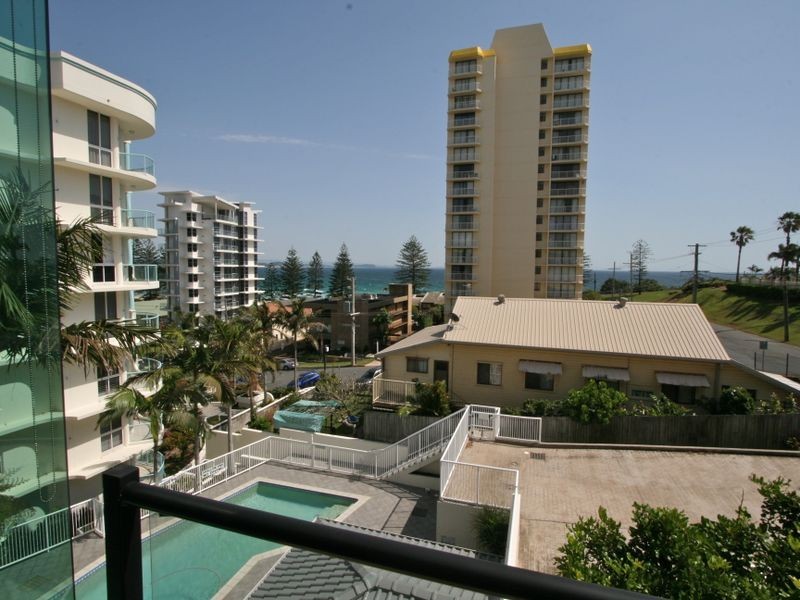 21 Petrie Terrace, Rainbow Bay QLD 4225