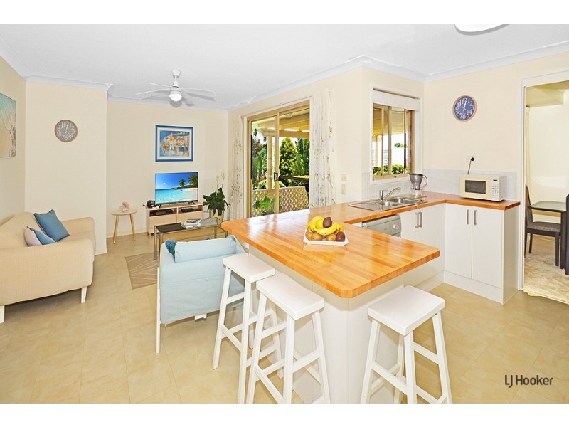 17 Widgee Avenue, Banora Point NSW 2486