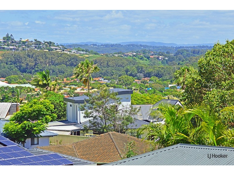 17 Widgee Avenue, Banora Point NSW 2486