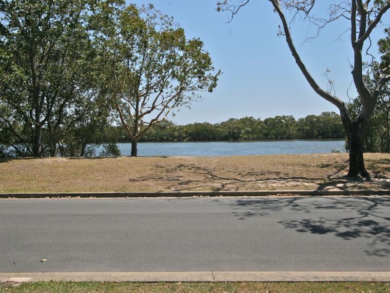 8 Water Street, Tweed Heads South NSW 2486