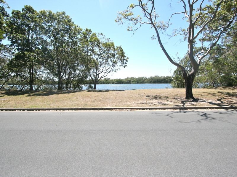 8 Water Street, Tweed Heads South NSW 2486