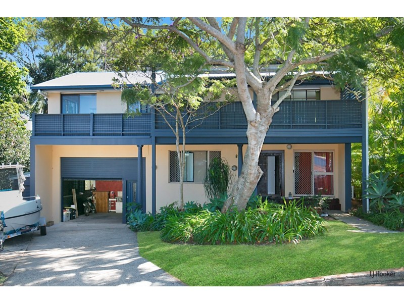 2/2 Adina Place, Banora Point NSW 2486