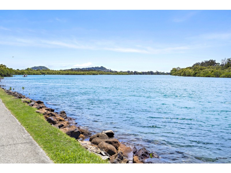 39 Sunset Boulevard, Tweed Heads West NSW 2485