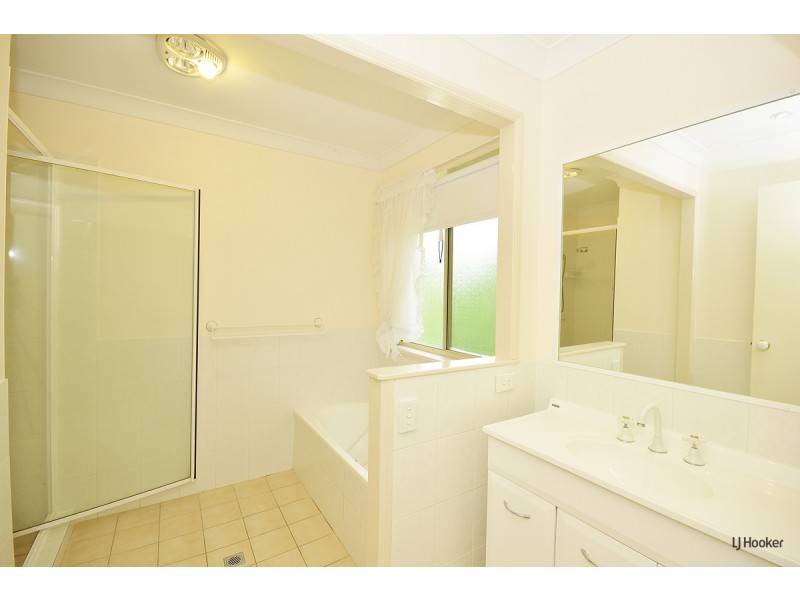 11 Glen Ayr Drive, Banora Point NSW 2486