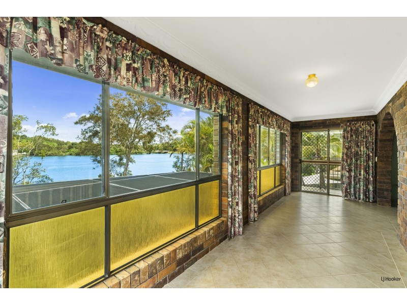 54 Blue Waters Crescent, Tweed Heads West NSW 2485