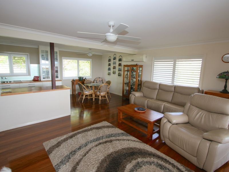 7 Walter Crescent, Banora Point NSW 2486