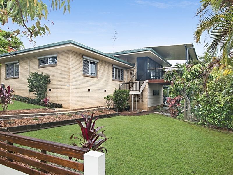 7 Walter Crescent, Banora Point NSW 2486