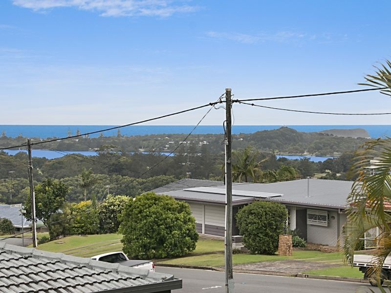 7 Walter Crescent, Banora Point NSW 2486