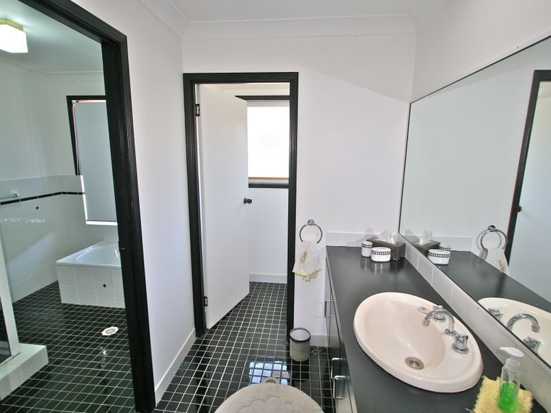 43 Plover Place, Tweed Heads West NSW 2485