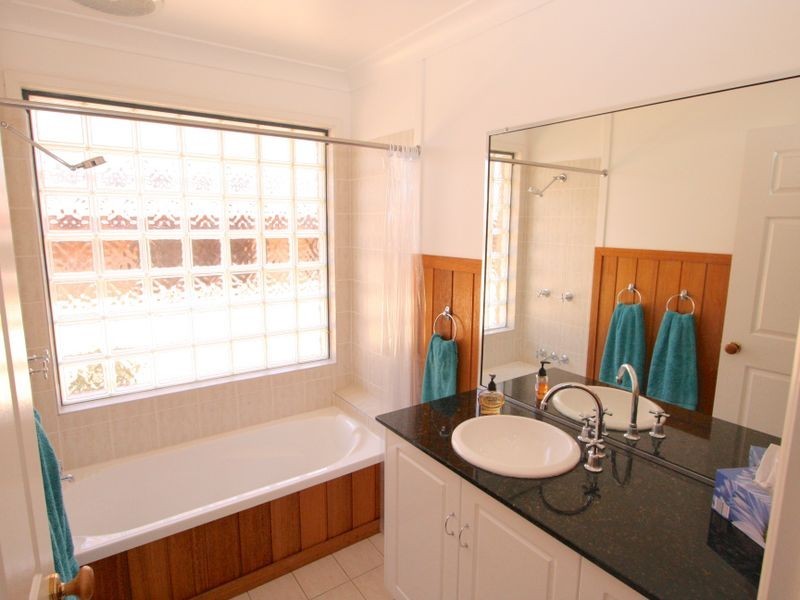 75 Gollan Drive, Tweed Heads West NSW 2485