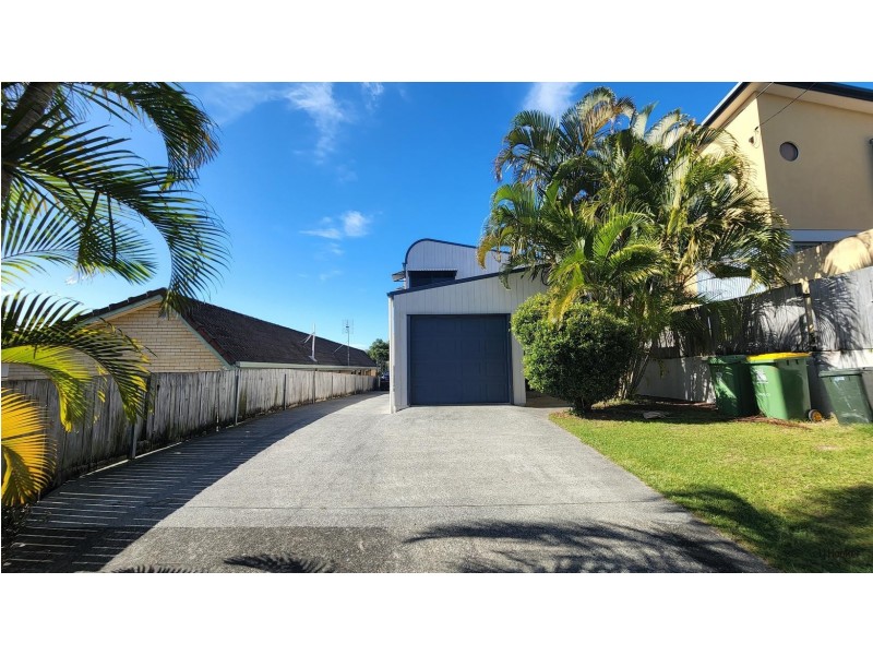 2/78 McLean Street, Coolangatta QLD 4225