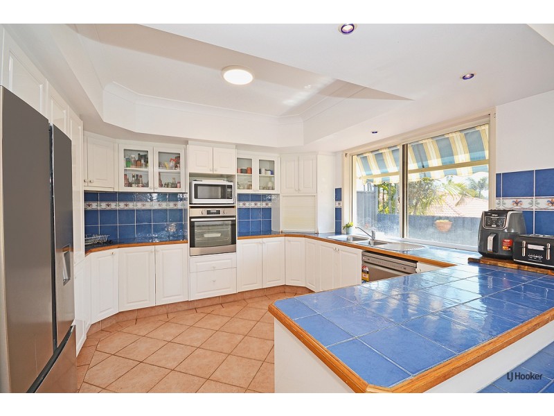 32 Champagne Drive, Tweed Heads South NSW 2486