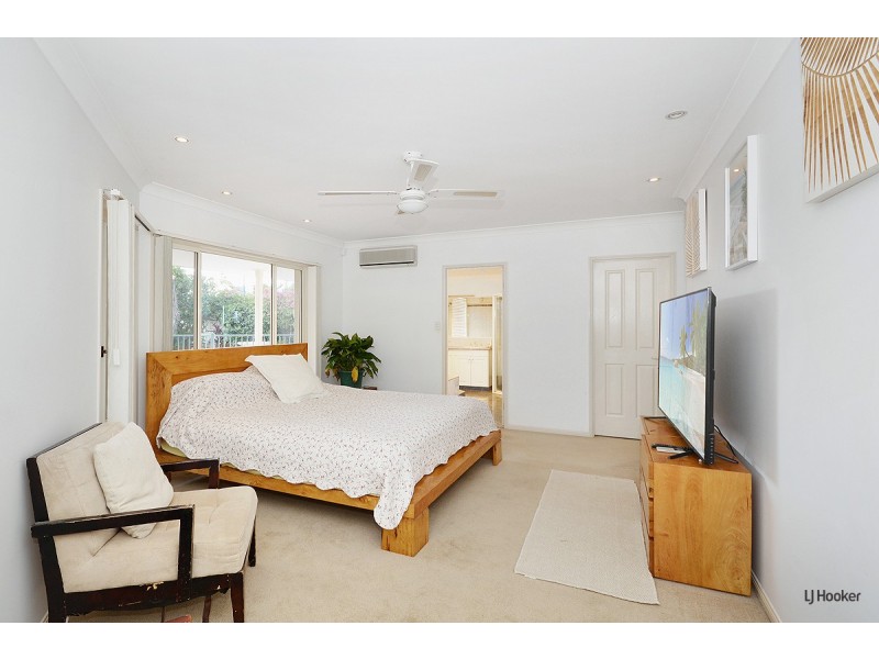 32 Champagne Drive, Tweed Heads South NSW 2486