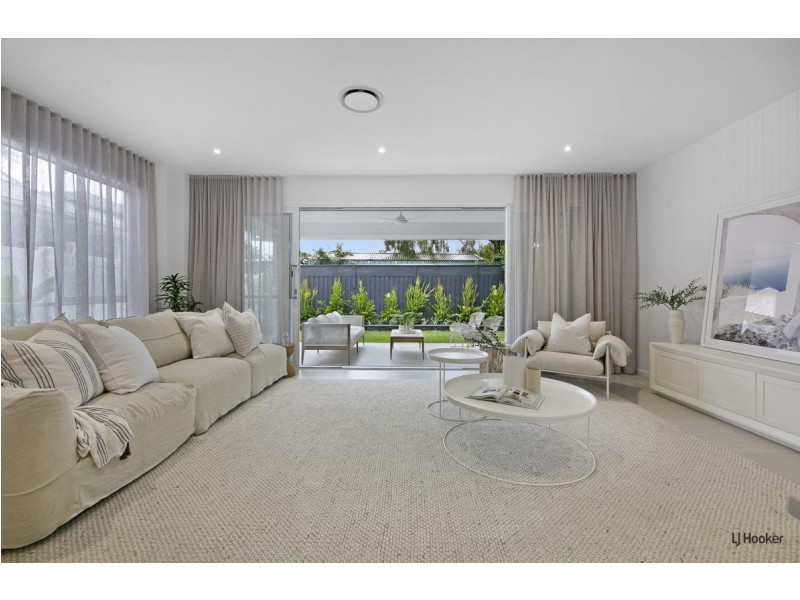 7B Doggett Drive, Miami QLD 4220