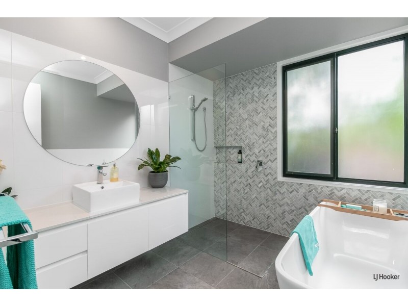 33 Karingal Avenue, Bilambil Heights NSW 2486