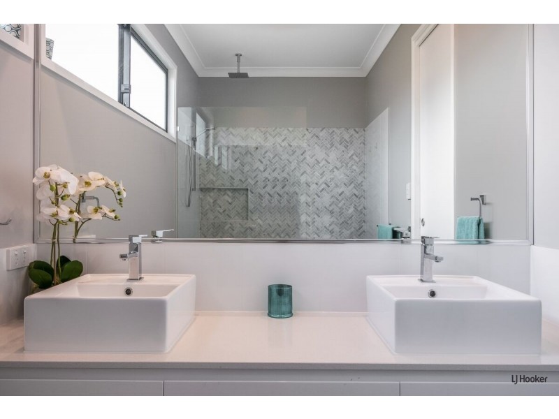 33 Karingal Avenue, Bilambil Heights NSW 2486