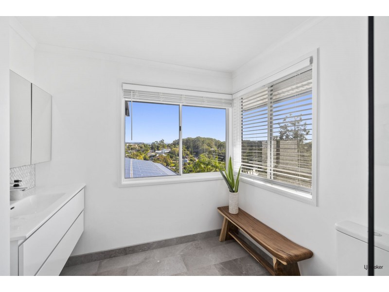 16 Dinjirra Court, Tugun QLD 4224