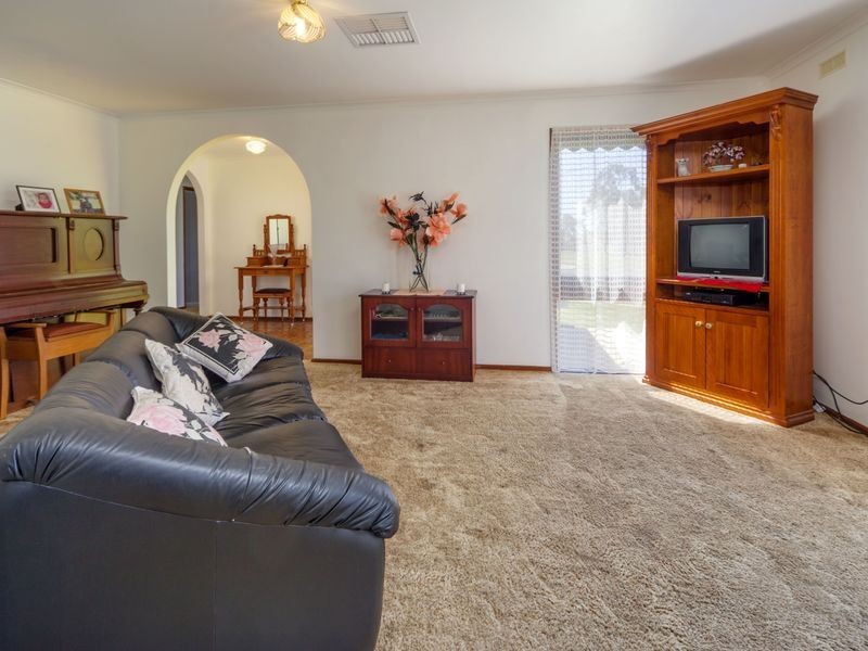 8 Garnet Circuit, Wodonga VIC 3690