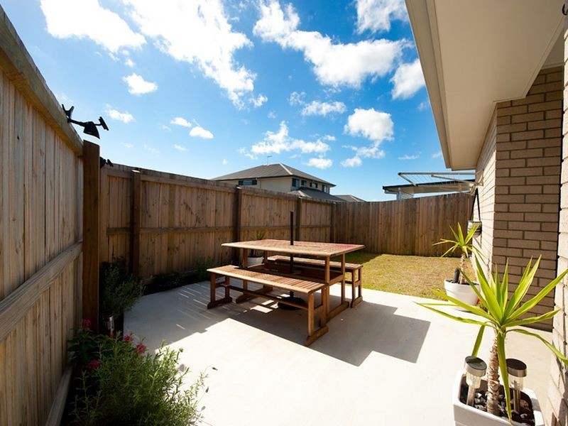 3 Ravensbourne Crescent, North Lakes QLD 4509