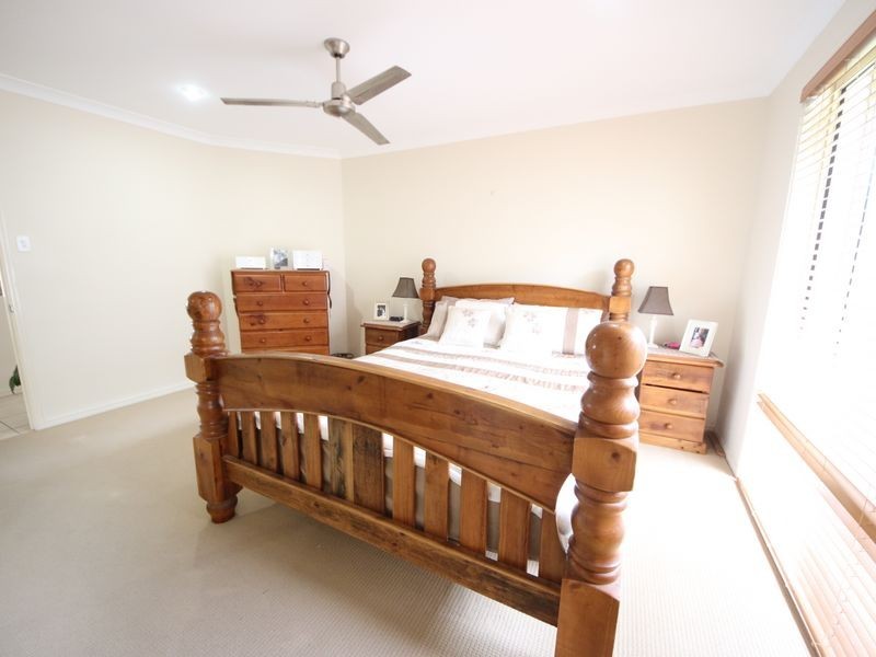 15 Dotterel Crescent, North Lakes QLD 4509