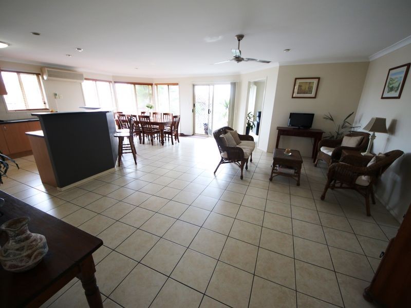 15 Dotterel Crescent, North Lakes QLD 4509