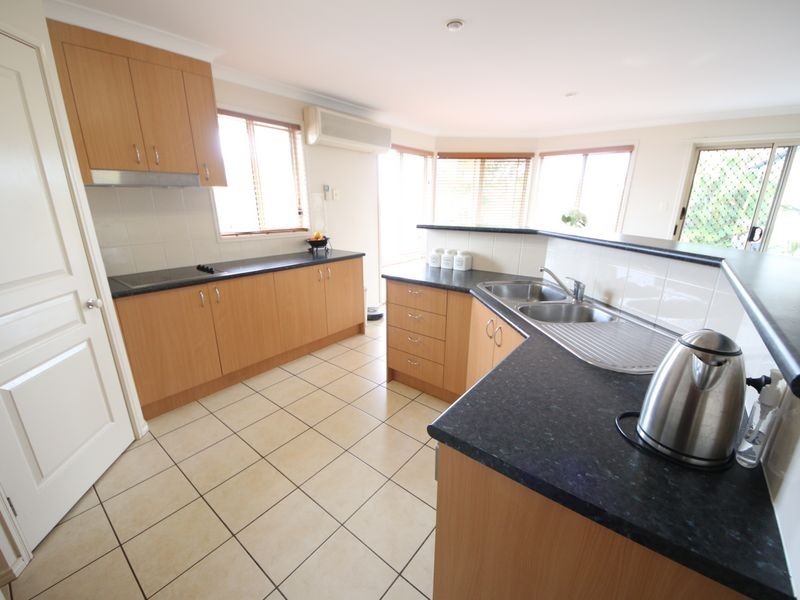 15 Dotterel Crescent, North Lakes QLD 4509