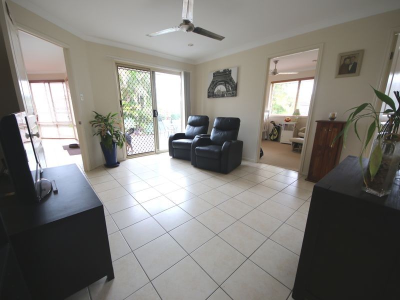 15 Dotterel Crescent, North Lakes QLD 4509