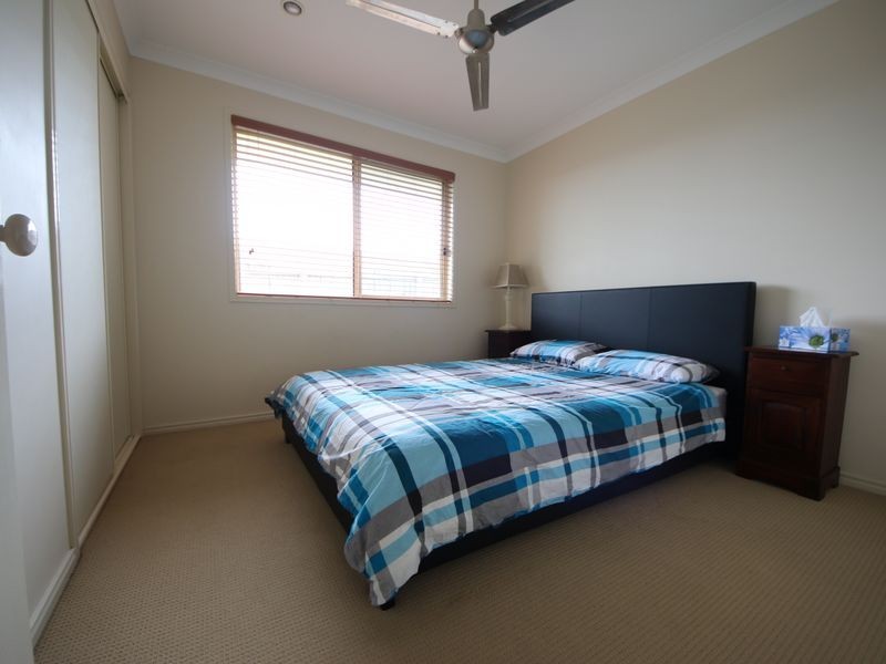 15 Dotterel Crescent, North Lakes QLD 4509