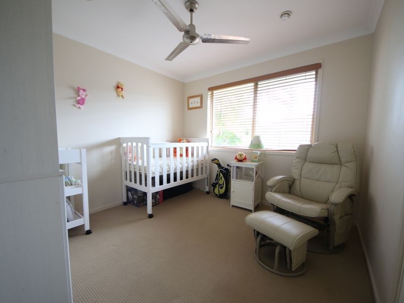 15 Dotterel Crescent, North Lakes QLD 4509