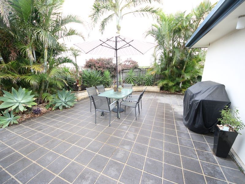 15 Dotterel Crescent, North Lakes QLD 4509