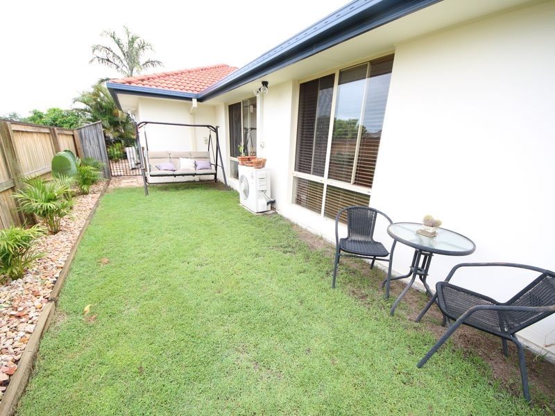15 Dotterel Crescent, North Lakes QLD 4509