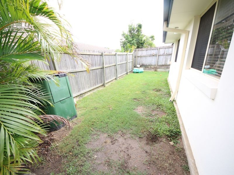 15 Dotterel Crescent, North Lakes QLD 4509